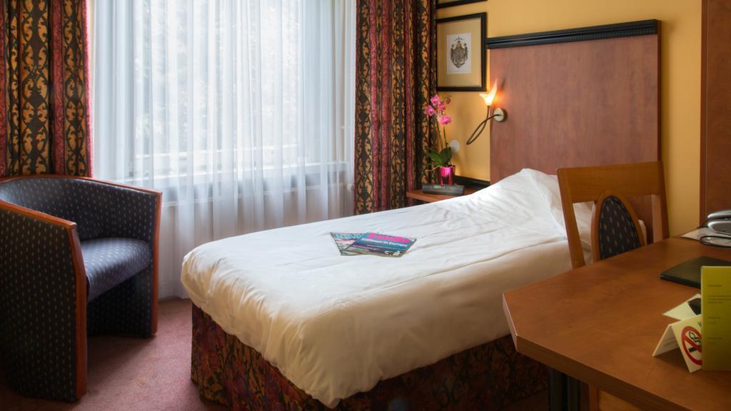 Hotel Ravel هيلْفِرسوم الغرفة الصورة